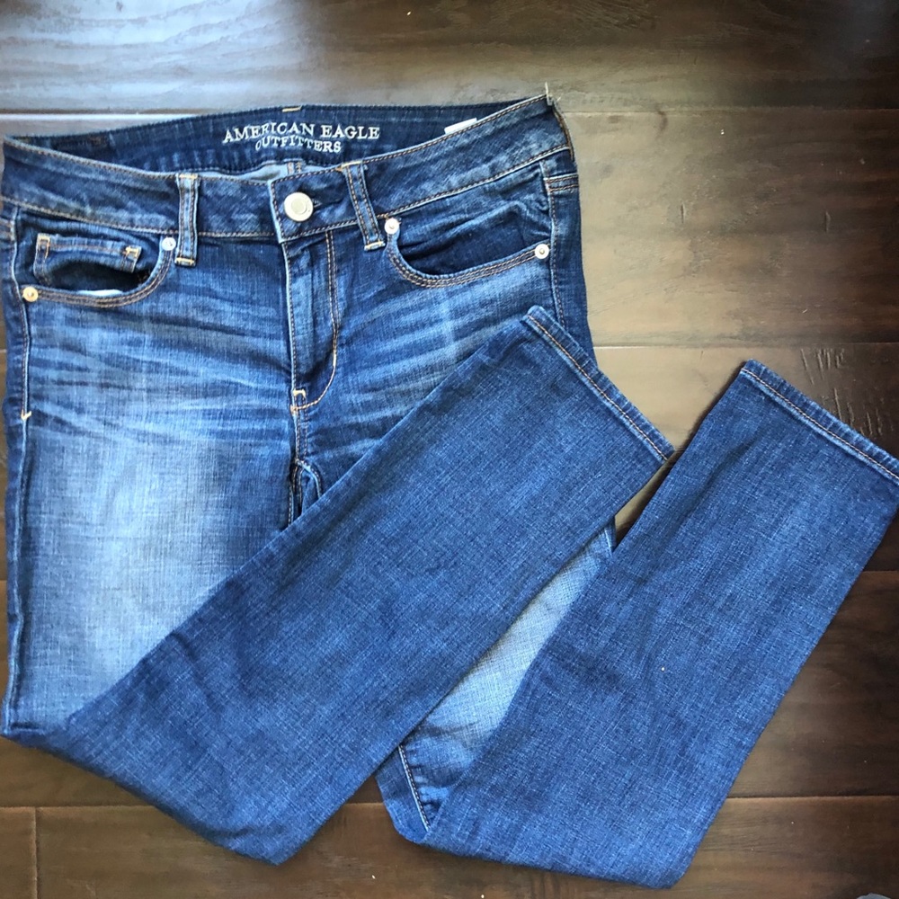 2/$20 American Eagle Size 6 Jeans